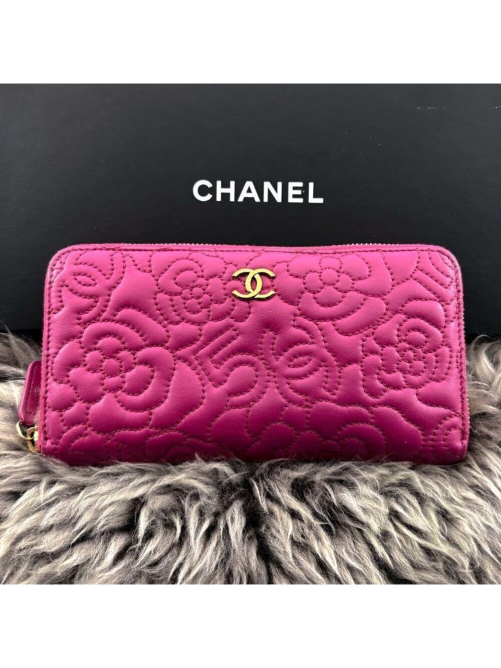 Chanel Wallet Camellia Stitch Round Zip - Picture 3 of 15